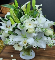 Lilyum Beyaz Karışık Çiçek Aranjmanı Hediyelik
